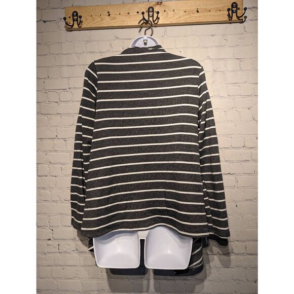 Bobeau soft asymmetrical buttoned cardigan medium + - Picture 3 of 4